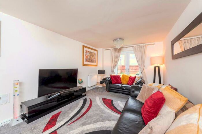 4 Bedroom Detached House To Rent In Great Denham, Bedford, MK40