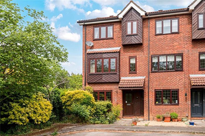 4 Bedroom End Of Terrace House For Sale In Woodhaven Mews, Gainsborough Court, Walton-On-Thames, KT12