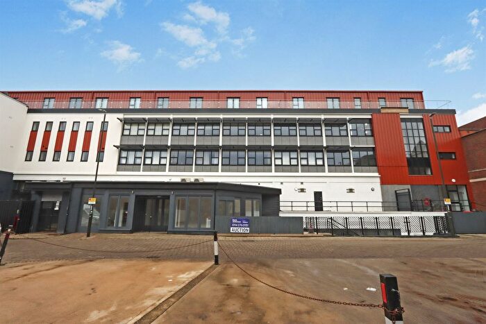 1 Bedroom Flat For Sale In Burlington Street, Chesterfield, S40