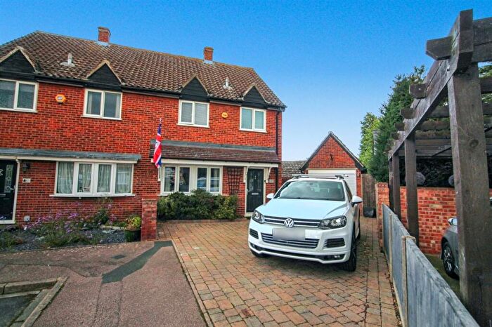 3 Bedroom Semi-Detached House For Sale In Brook Lane, Great Barford, MK44