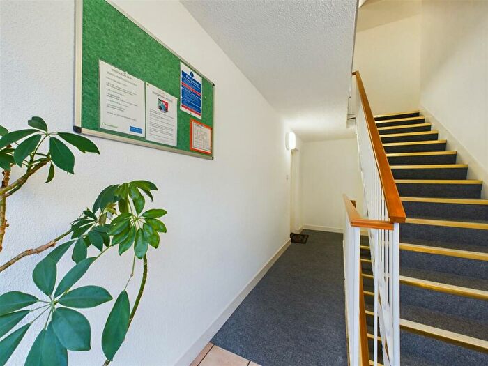 1 Bedroom Apartment For Sale In Castle Park Mews, Lancaster, LA1