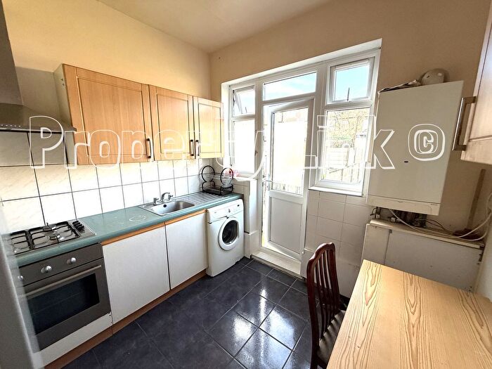 1 Bedroom Flat To Rent In Staines Road, Ilford, IG1