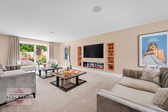 3 Bedroom Detached House For Sale In York Crescent, Wilmslow, SK9