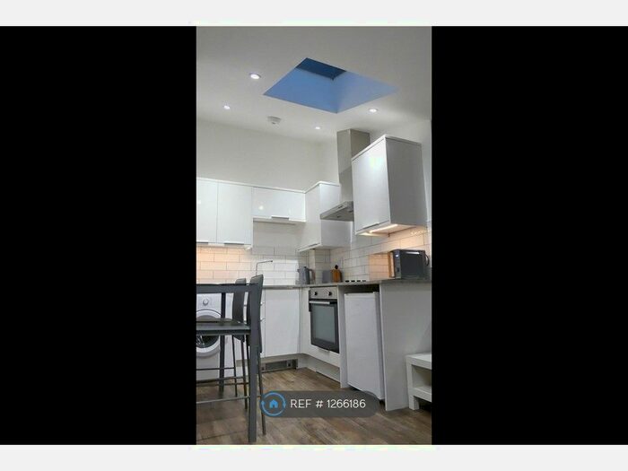 1 Bedroom Flat To Rent In Newly Furnished, Braintree CM7