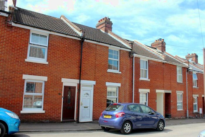 2 Bedroom Terraced House To Rent In Salisbury - St Andrews Rd, SP2