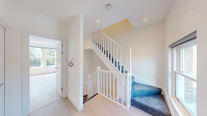 2 Bedroom Flat To Rent In Church Street, Enfield, Greater London, EN2
