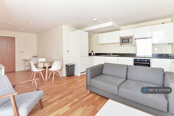 2 Bedroom Flat To Rent In Elite House, London, E14