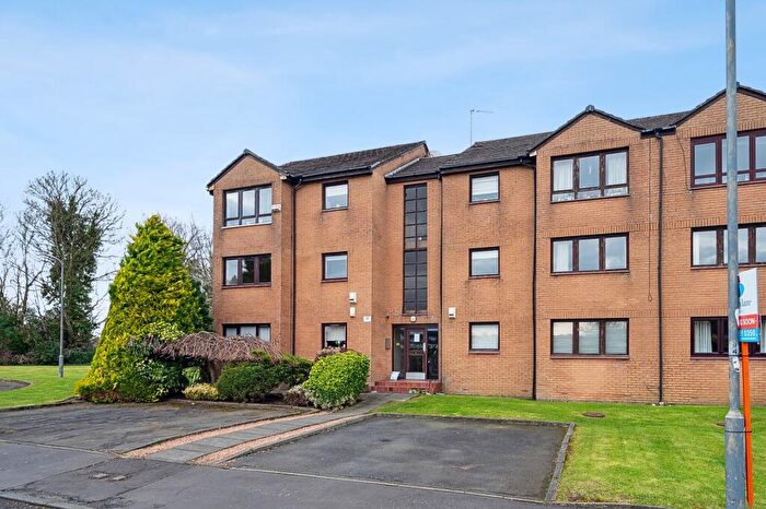 2 Bedroom Flat To Rent In Spiers Grove, Flat C, Thornliebank, East Renfrewshire, G46