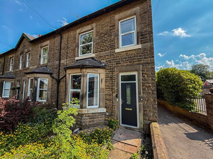 3 Bedroom End Terrace House For Sale In Heath Grove, Buxton, SK17