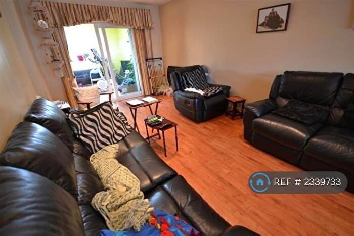 5 Bedroom Semi-Detached House To Rent In Kings Road, Harrow, HA2