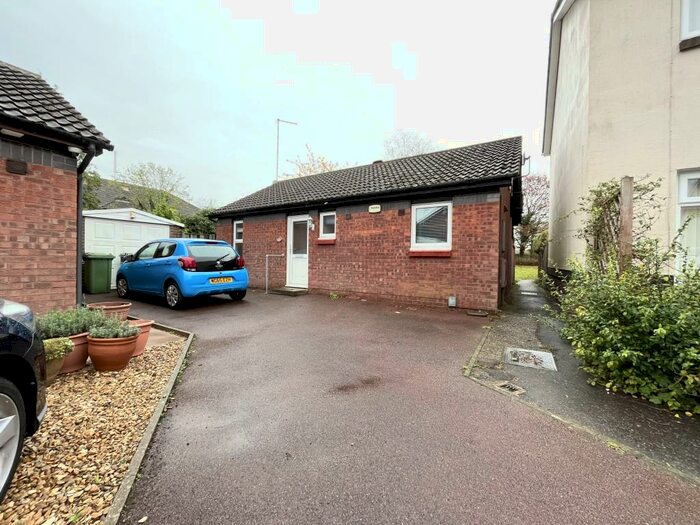 2 Bedroom Detached Bungalow To Rent In Long Pasture, Werrington, Peterborough, PE4