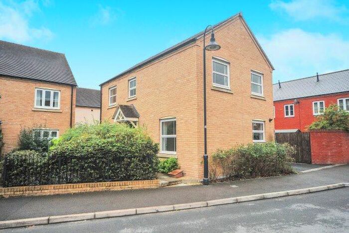 3 Bedroom Property To Rent In Havisham Drive, Swindon, SN25