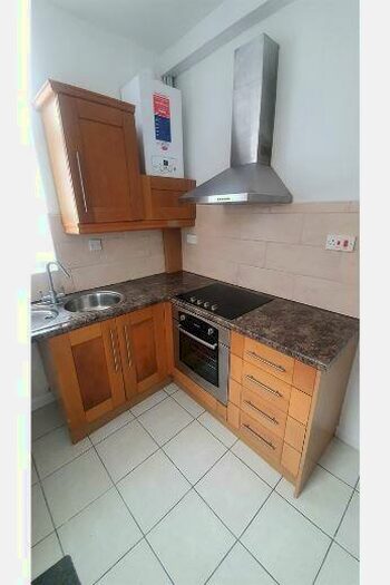2 Bedroom Terraced House To Rent In Coatbridge Street, Manchester, M11