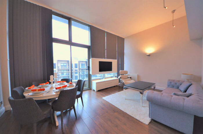 2 Bedroom Apartment To Rent In City Road, Old Street, London, EC1V