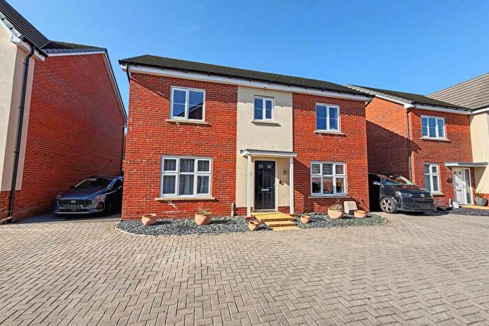 3 Bedroom Detached House For Sale In Longhedge, SP4