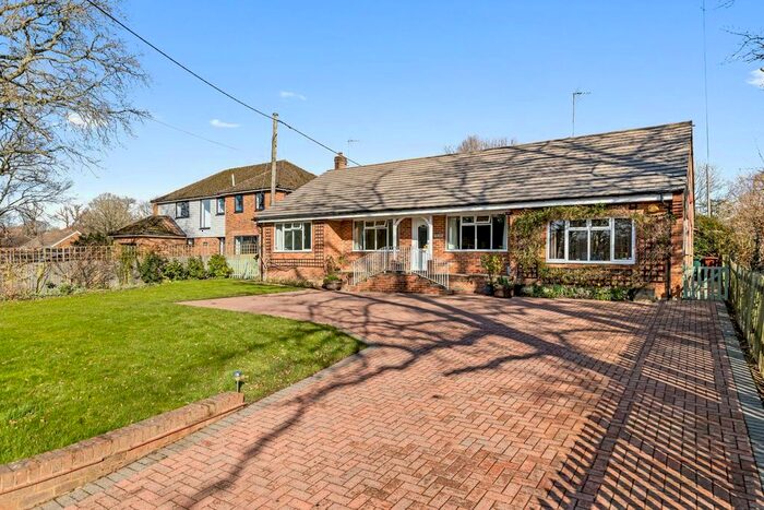 4 Bedroom Bungalow For Sale In Bromley Green Road, Ruckinge, Ashford, TN26