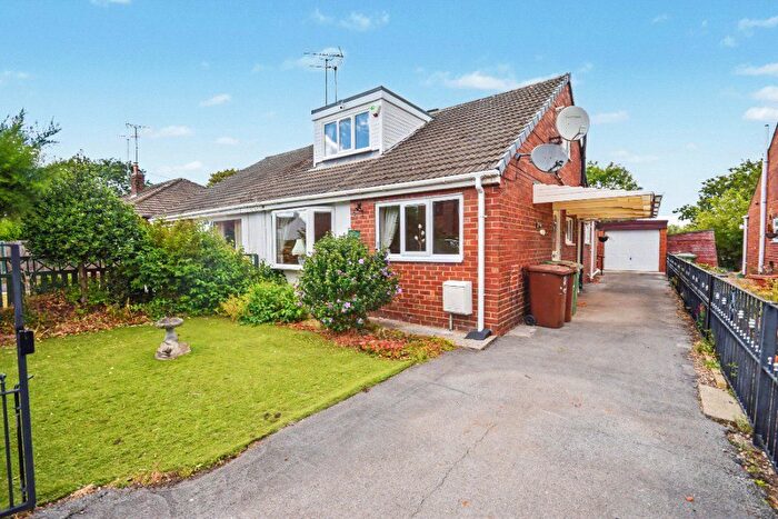 3 Bedroom Bungalow For Sale In Montcalm Crescent, Stanley, Wakefield, West Yorkshire, WF3