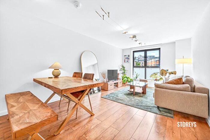 2 Bedroom Apartment To Rent In Mare Street, London Fields, Hackney, E8