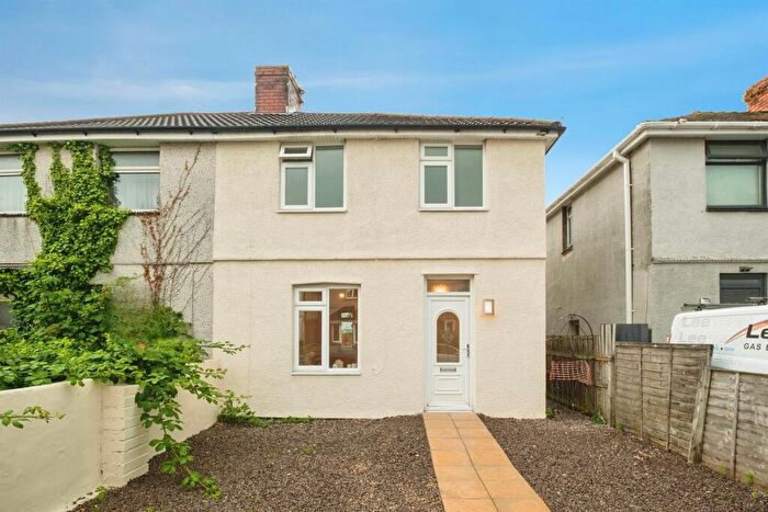 3 Bedroom Semi-Detached House For Sale In Greenmeadow Avenue, Newport, NP19