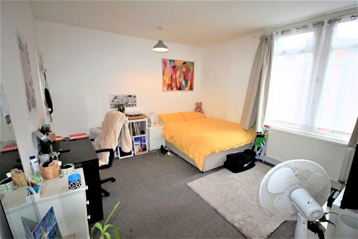5 Bedroom Terraced House To Rent In Hartley Crescent, Woodhouse, Leeds, LS6