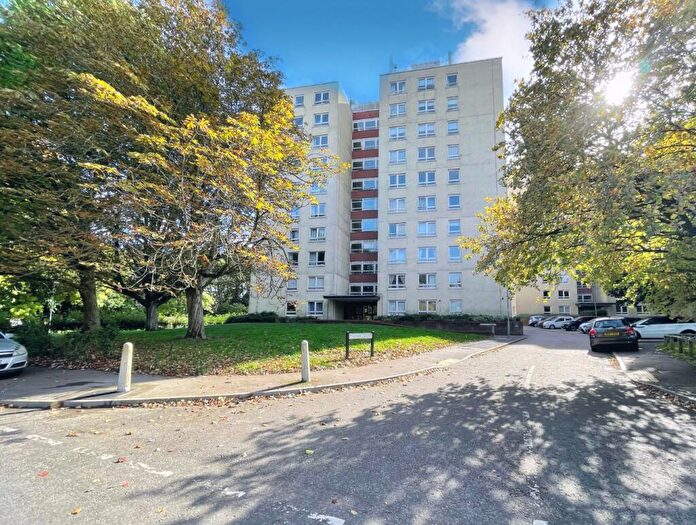 2 Bedroom Apartment To Rent In Pelham Court, Hemel Hempstead, Hertfordshire, HP2