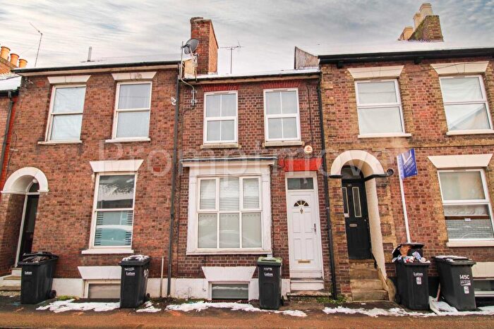 2 Bedroom Maisonette To Rent In Wellington Street Luton, LU1
