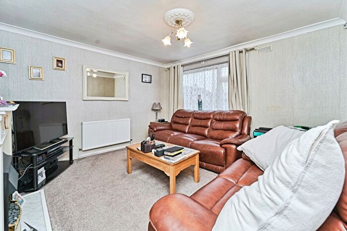 1 Bedroom Flat For Sale In Friary Crescent, Walsall, West Midlands, WS4