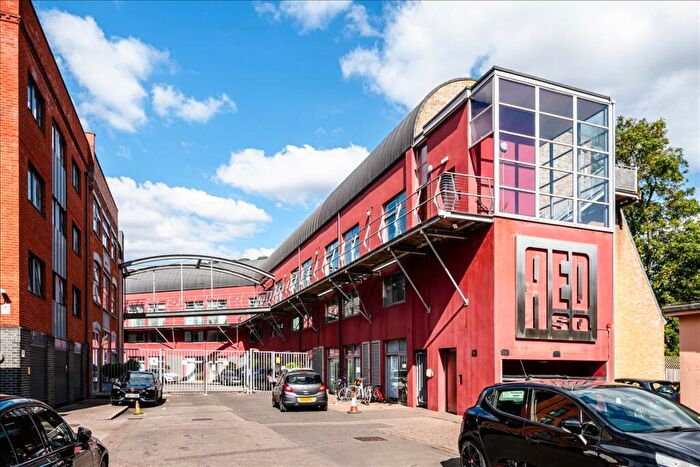 2 Bedroom Apartment For Sale In Piano Lane, Stoke Newington, N16