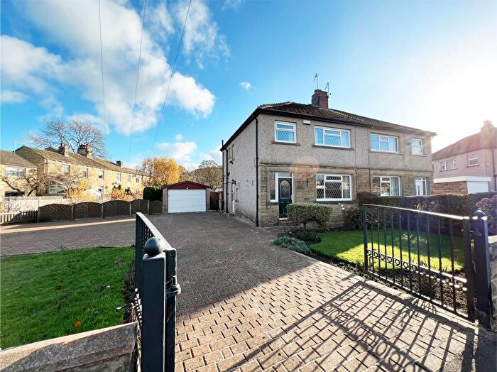 3 Bedroom Semi-Detached House To Rent In Dalton Green Lane, Huddersfield, HD5