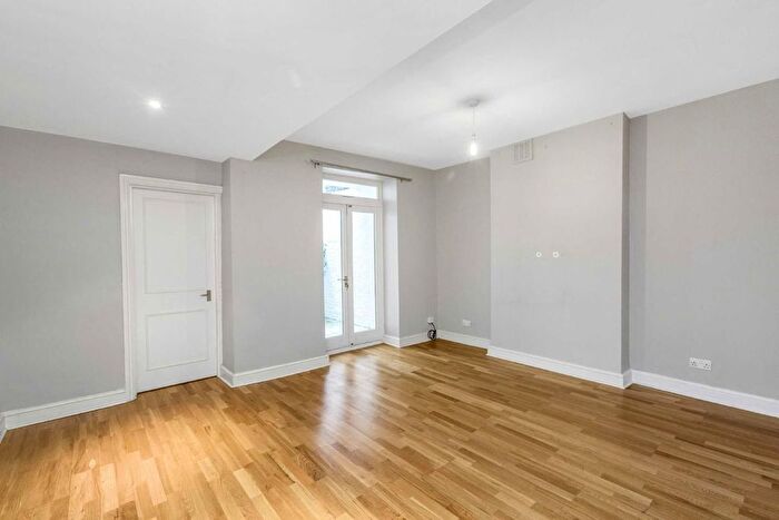 1 Bedroom Flat To Rent In Cambridge Street, Pimlico, SW1V
