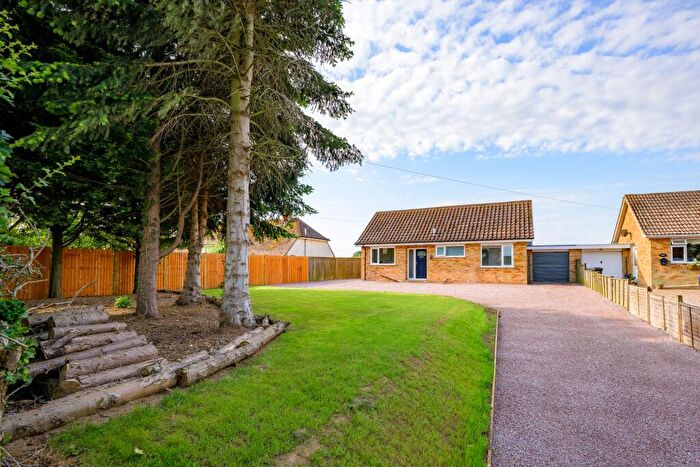 3 Bedroom Detached Bungalow For Sale In High Street, Hagworthingham, PE23