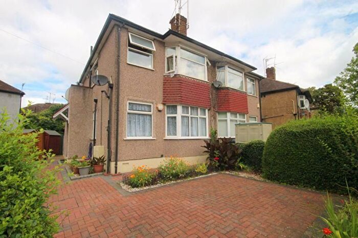 2 Bedroom Maisonette To Rent In Oldfield Lane, Greenford, Middlesex, UB6