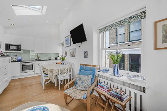 2 Bedroom Flat For Sale In Bury Place, Bloomsbury, London, WC1A
