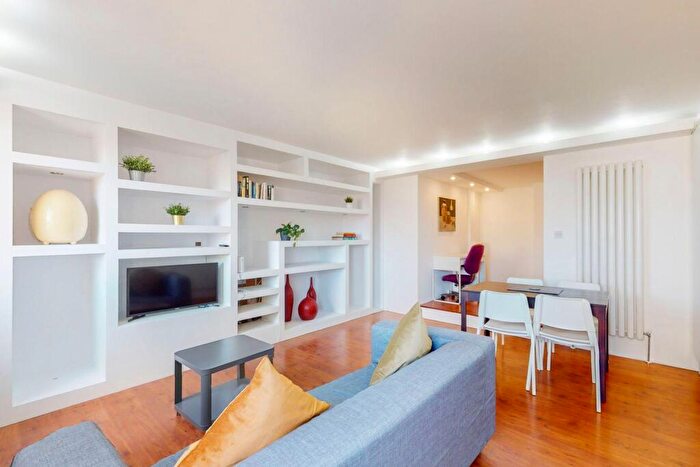 2 Bedroom Flat To Rent In Mace Street, London, E2