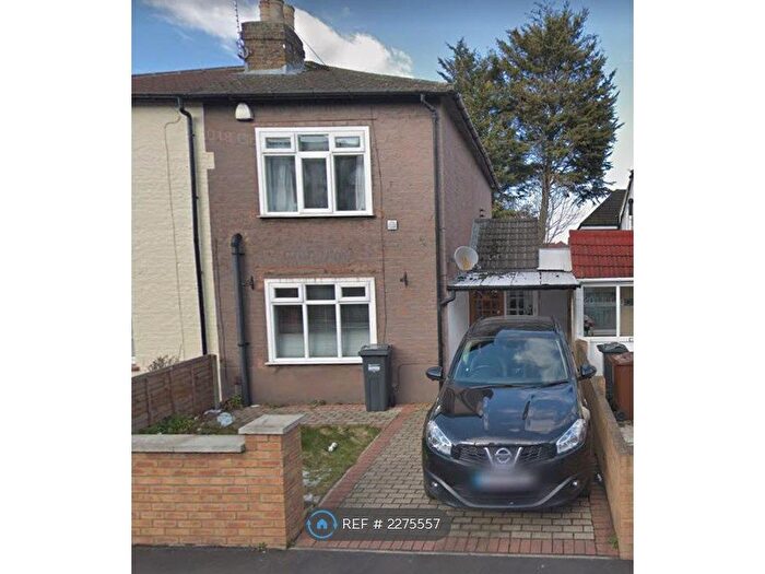 3 Bedroom Semi-Detached House To Rent In Layton Road, Hounslow, TW3