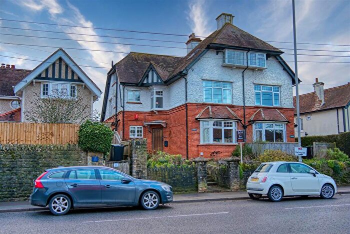 4 Bedroom Semi Detached House For Sale In Bath Road, Sturminster Newton, DT10