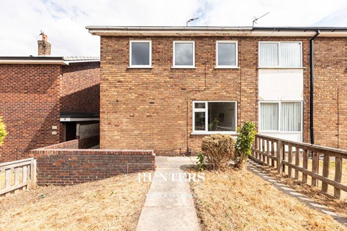 3 Bedroom Semi-detached House For Sale In Rye Way, Castleford, WF10