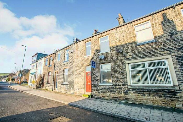 3 Bedroom House To Rent In Halifax Road, Todmorden, Lancashire, OL14