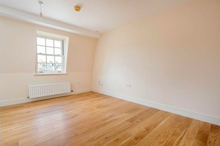 2 Bedroom Apartment To Rent In Southgate Street, BA1