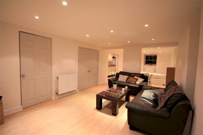 Studio To Rent In Newington Green, Islington, London, N16