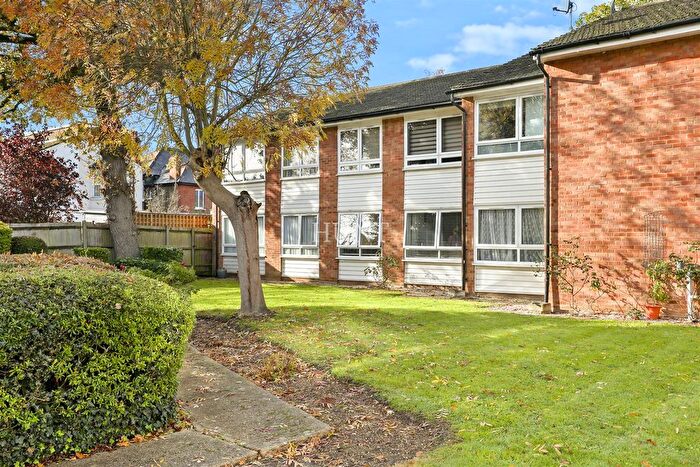 1 Bedroom Flat To Rent In Woodford New Road, London, E18