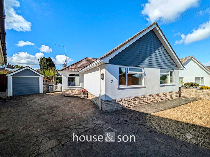 3 Bedroom Detached Bungalow For Sale In Ferncroft Gardens, Bournemouth, BH10