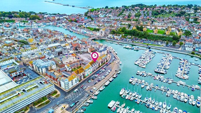 2 Bedroom Flat For Sale In Commercial Road, Weymouth, DT4