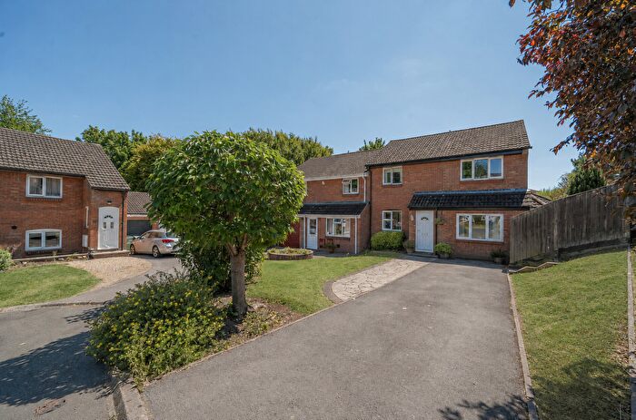 3 Bedroom Semi-detached House For Sale In Rogers Meadow, Marlborough, SN8