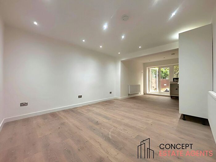 3 Bedroom Flat To Rent In Bakers End, Wimbledon Chase, SW20