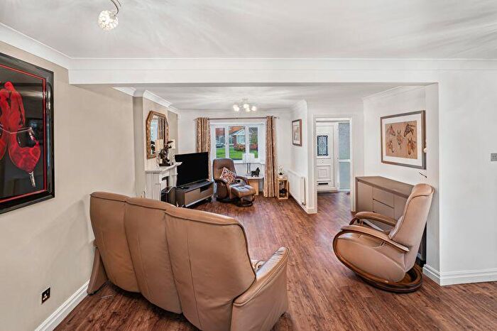 4 Bedroom Detached House For Sale In Great Flatt, Passmonds, Rochdale, OL12