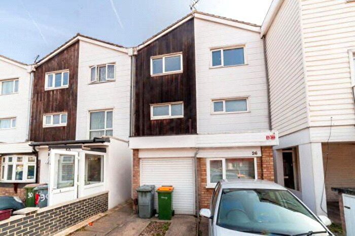 3 Bedroom Detached House For Sale In Skelley Road, Stratford, London, E15