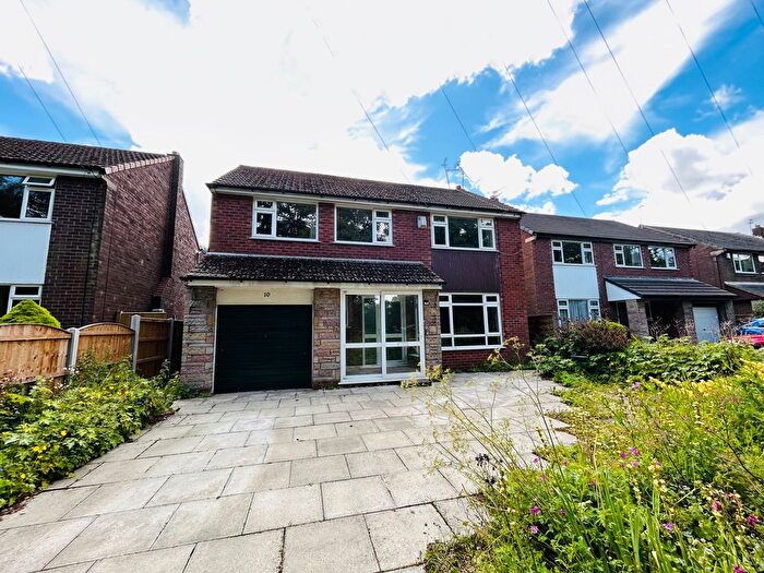 4 Bedroom Detached House For Sale In Mayfield View, Lymm, WA13