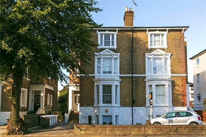 2 Bedroom Flat For Sale In Church Road, Richmond, Surrey, TW9