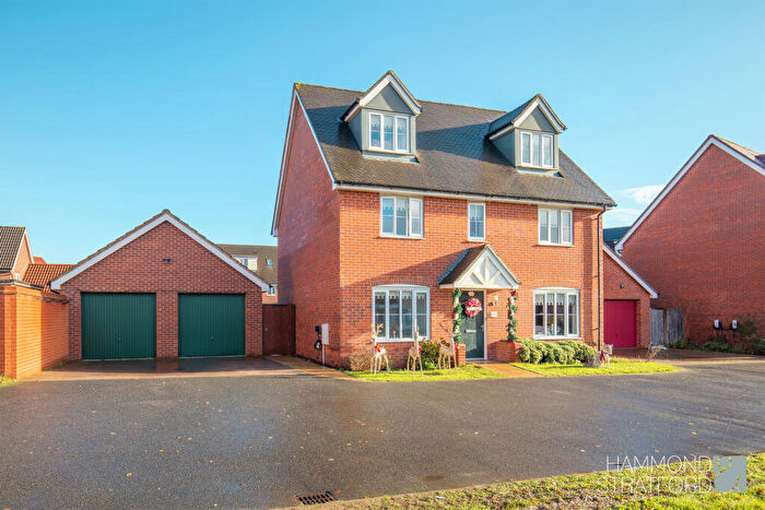 5 Bedroom Detached House For Sale In Saddler Grove, Hethersett, NR9